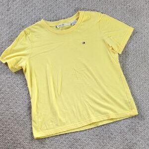 VTG 90s/Y2K Tommy Hilfiger 100% Cotton Yellow Cap Sleeve Embroidered Tee, Sz XL